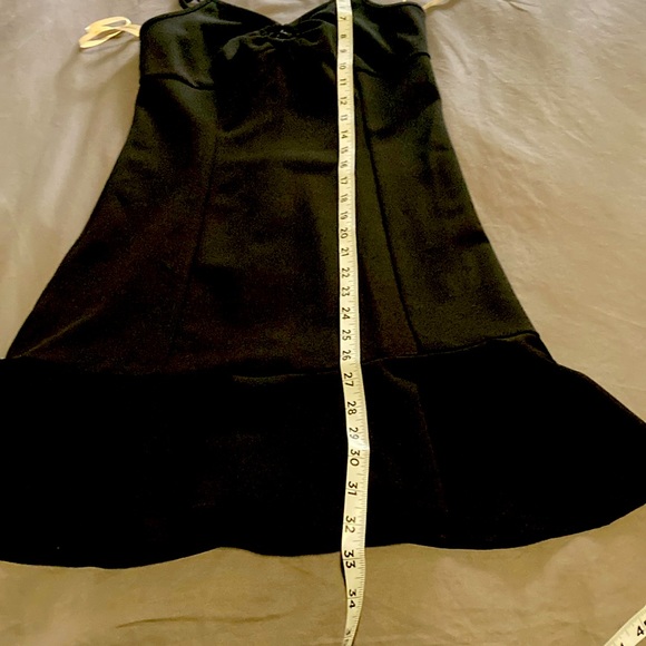 The Little Black Dress with Adjustable Straps is an Eye Catcher. Size 2 NWOT - Picture 8 of 10